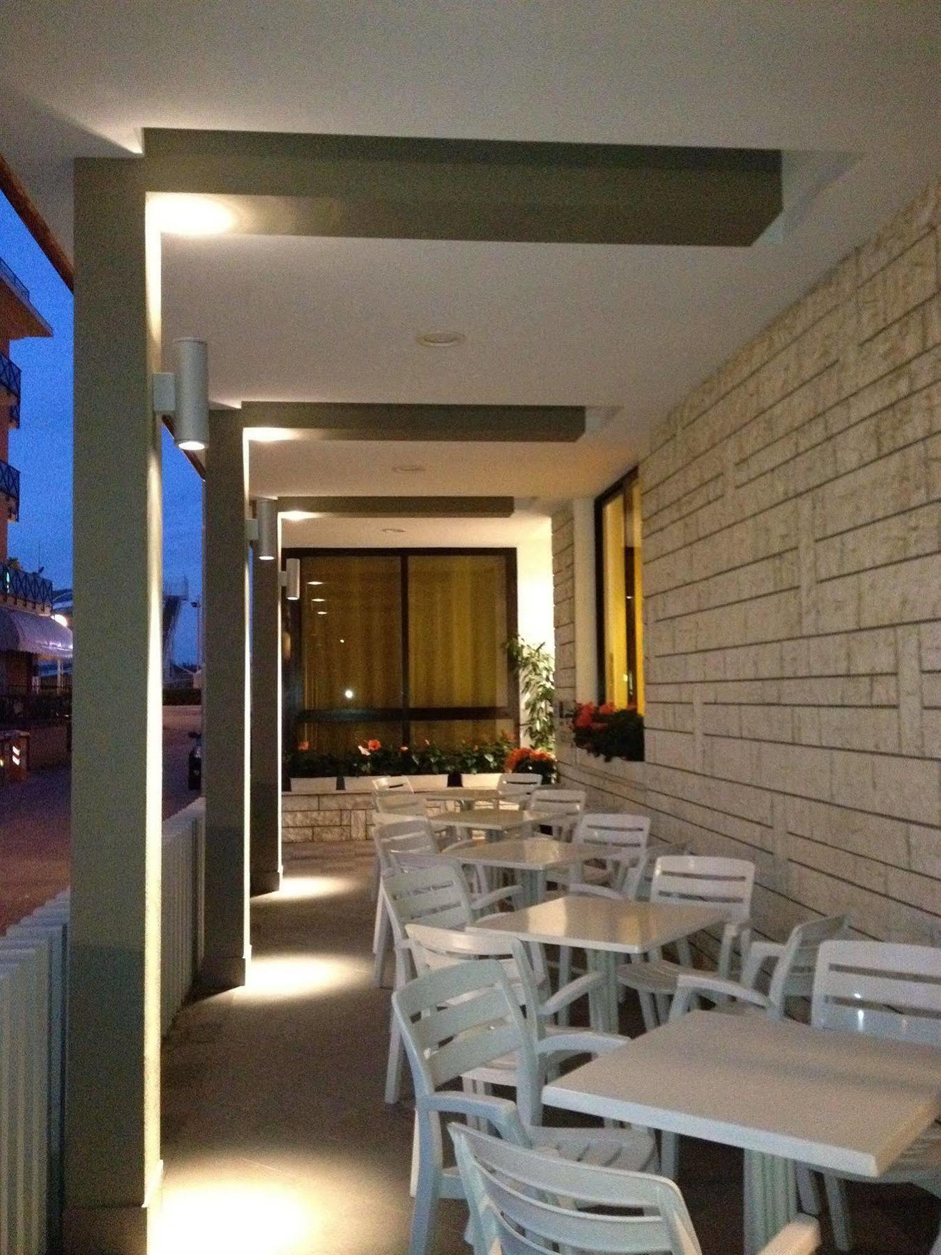 Hotel Villa Dei Gerani Rímini Exterior foto